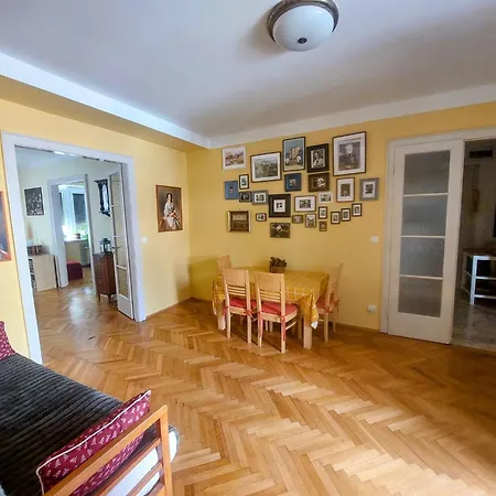 Apartamento Spacious 118m 4br Apartment, Center, Grosslingova *