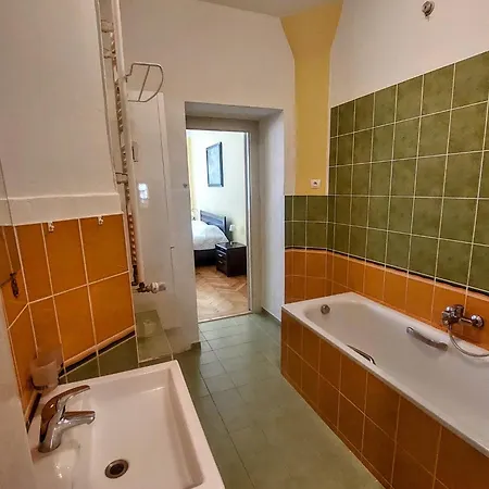 Apartmán Spacious 118m 4br Apartment, Center, Grosslingova
