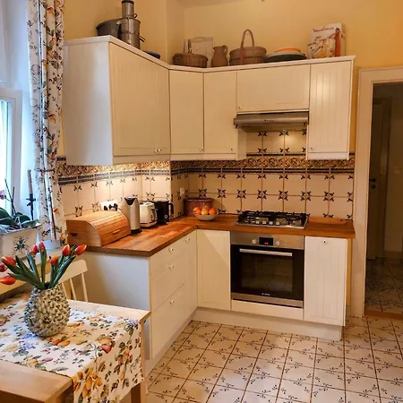 Spacious 118m 4br Apartment, Center, Grosslingova דירה ברטיסלאבה