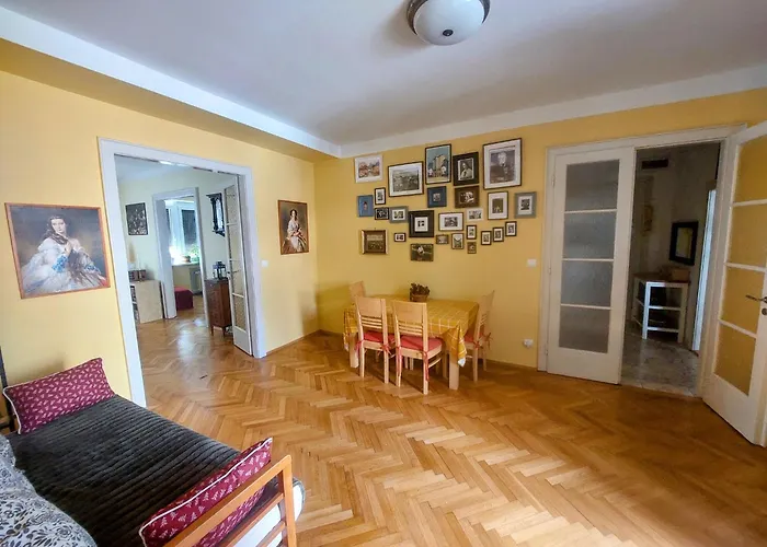 דירה Spacious 118m 4br Apartment, Center, Grosslingova *